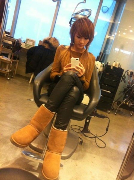  Jia عضوة Miss A تكشف عن صورة لها في الصالون .!!!	 20111219_jia_camel