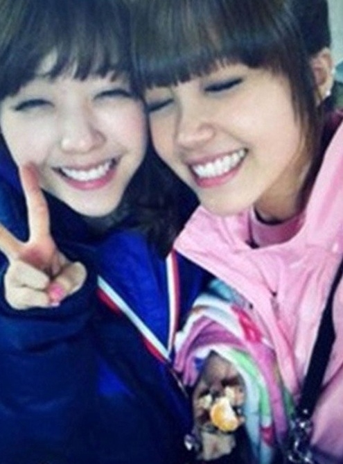  هل Eunji عضوة A Pink و Minah عضوة Girls Day تؤام .??? Eunjiminah